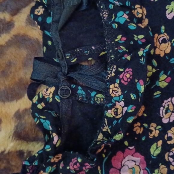 Top Shop blouse, cute floral pattern. Size 4 - Picture 8 of 8